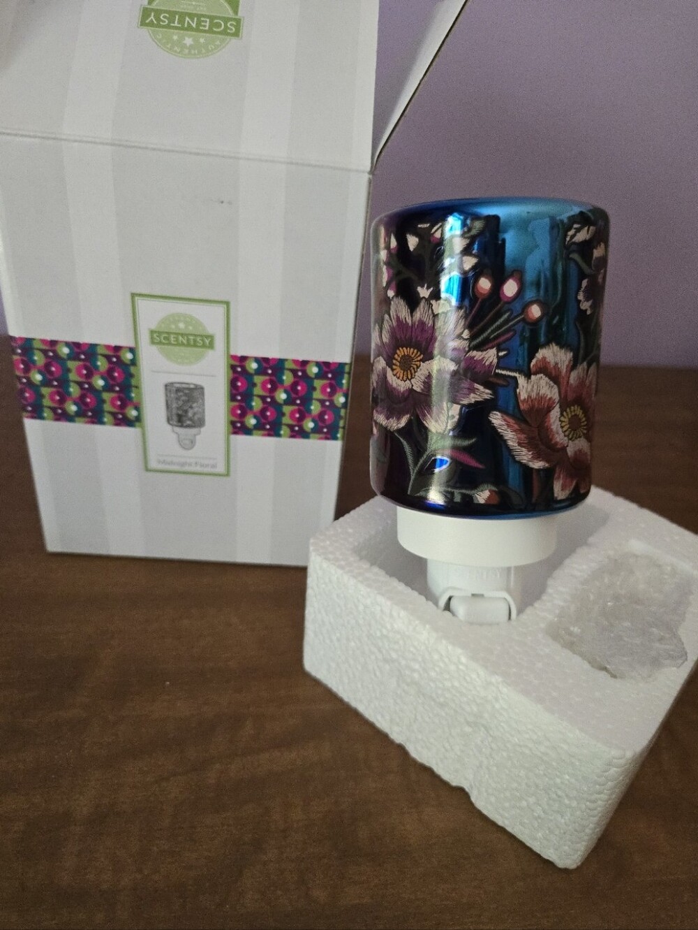 Scentsy Midnight Floral Plug-In Warmermi